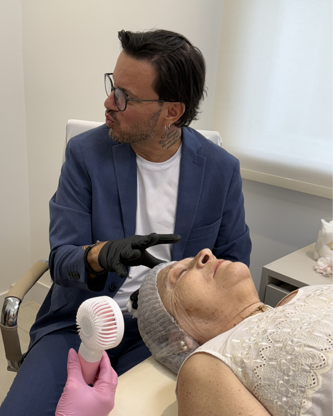 Dr. Gustavo Simoni em atendimento